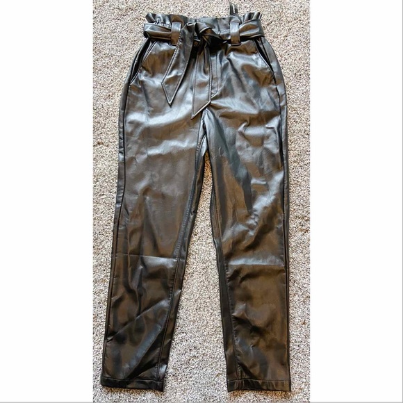 Express Super High Waisted Faux Leather Belted Ankle Pant Black NWT - Picture 1 of 7